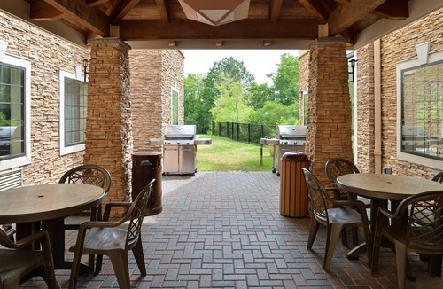 Chesapeake Condo | Free Breakfast. Indoor Pool & Hot Tub. Near the Virginia Beach business district!