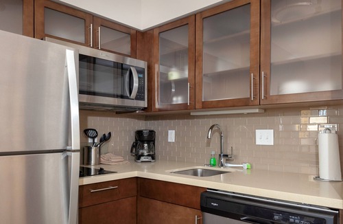 Gilbert Apartment | Free Breakfast. Outdoor Pool, Hot Tub, Gym. Enjoy the Best of Phoenix!