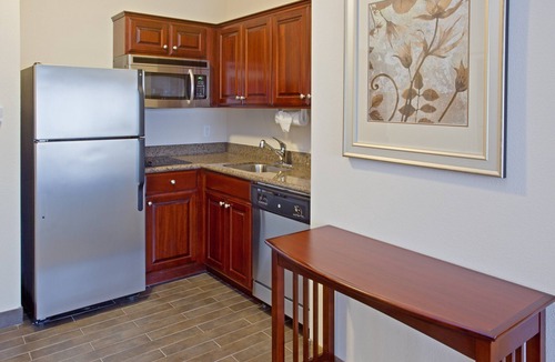 Webster Hotel | Free Breakfast + Outdoor Pool + 24 Hour Business Center | Close to NASA