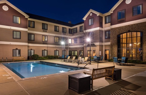 O'Fallon Condo | Free Breakfast. Pool & Gym. Close to Progress West Hospital!