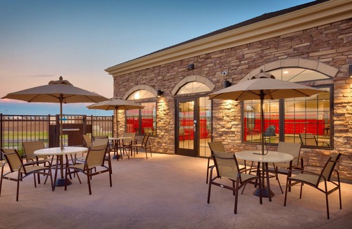 Cheyenne Condo | FREE Breakfast! Pool & Hot Tub Access. Cozy King Suite!