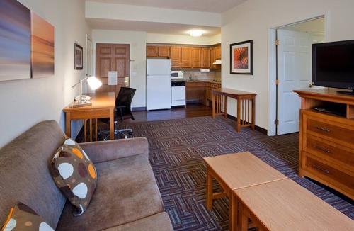 West Bloomington Condo | Free Breakfast. Pool & Hot Tub. Your Next Vacation!