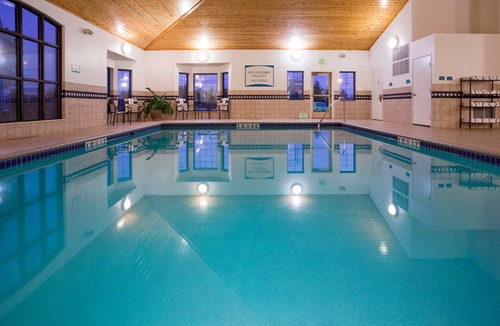 Maple Grove Apartment | Free Breakfast. Pool & Hot Tub. Gym. Near Albertville Premium Outlets!