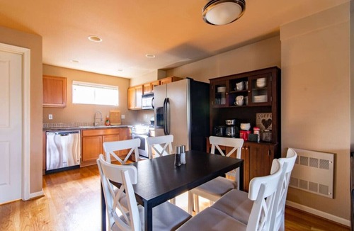 Greenwood Villa | Free EV Charging 3BR Garage Wifi Walk to Parks
