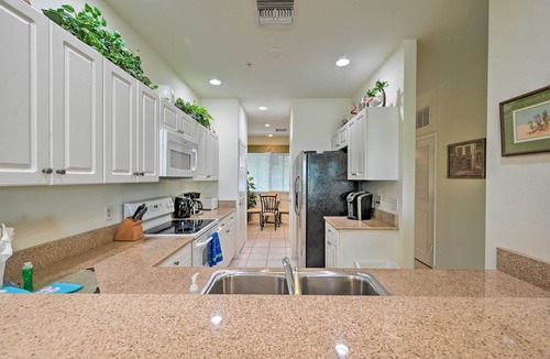 Naples Apartment | Free Golf Until Oct! Naples Condo w/Resort Pool