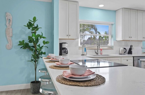 Palma Sola House | Free Heated Pool, Game Room, 12 Min to AMI Beach
