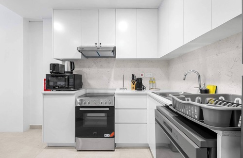 Umm Suqeim 3 Apartment | Free housekeeping visits during your stay - StayShort - Bright 1 Bedroom in Madinat Jumeirah Living that Sleeps 4 with Balcony!