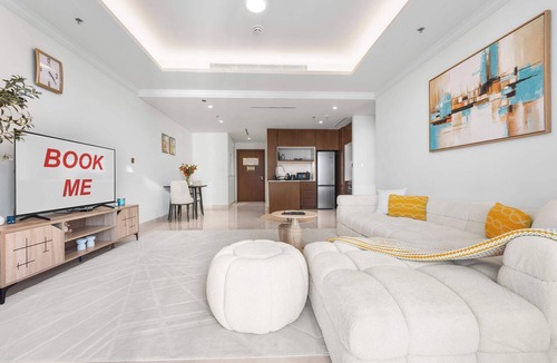 Dubai Marina Apartment | Free housekeeping visits during your stay - StayShort - Elegant 1 Bedroom in EMAAR Beachfront that Sleeps 2