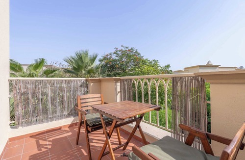 Dubai Villa | Free housekeeping visits during your stay - StayShort - Vibrant Villa in Springs 11 Sleeps 6 with Balcony!