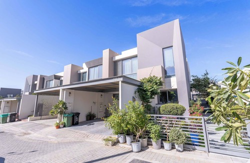 Dubai Villa | Free housekeeping visits during your stay - StayShort - Nice Villa in Gardenia, Jebel Ali for Family of 5!