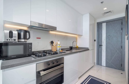 Al Barsha Apartment | Free housekeeping visits during your stay - StayShort - Delightful Studio in Park Views that Sleeps 2