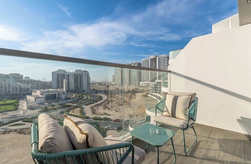Al Barsha Apartment | Free housekeeping visits during your stay - StayShort - Delightful Studio in Park Views that Sleeps 2