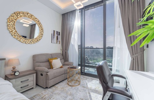 Al Barsha Apartment | Free housekeeping visits during your stay - StayShort - Delightful Studio in Park Views that Sleeps 2