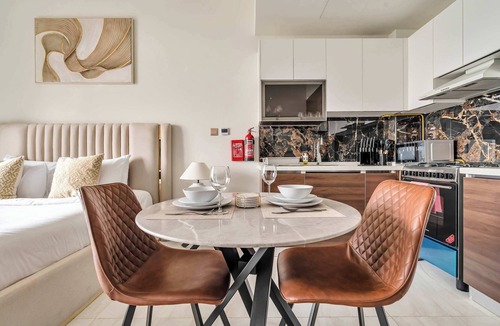 Al Barsha Apartment | Free housekeeping visits during your stay - StayShort - Cozy Studio in Arjan that Sleeps 2