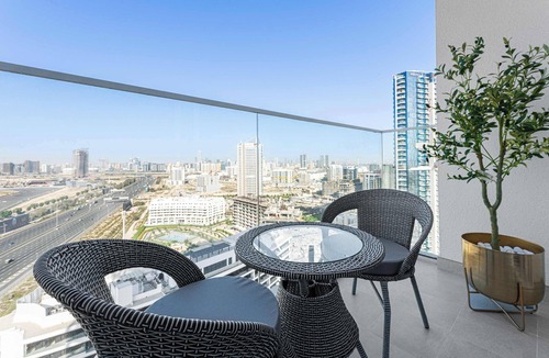 Al Barsha Apartment | Free housekeeping visits during your stay - StayShort - Modern New Studio in Arjan that Sleeps 4