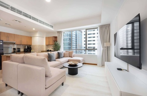 Al Barsha 1 Apartment | Free housekeeping visits during your stay - StayShort - Spacious 1BR Apartment in Al Barsha Perfect for 2