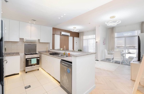 Dubai Apartment | Free housekeeping visits during your stay - StayShort - Comfortable 2BR Stay in Liwan Sleeps 6
