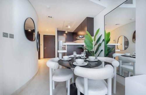 Bur Dubai Apartment | Free housekeeping visits during your stay - StayShort - Sky Gardens Studio with Skyscraper Views in DIFC!
