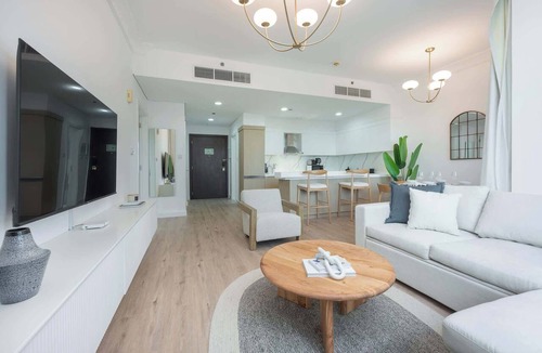 Downtown Dubai Apartment | Free housekeeping visits during your stay - StayShort - Stylish 2 Bedroom Apartment in the Heart of Downtown