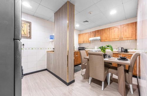 Garhoud Apartment | Free housekeeping visits during your stay - StayShort - 1 Bedroom in Al Garhoud Perfect for 2