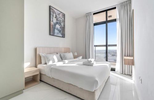 Jebel Ali Apartment | Free housekeeping visits during your stay - StayShort - Comfortable 1 Bed in Jebel Ali Sleeps 2 with Balcony