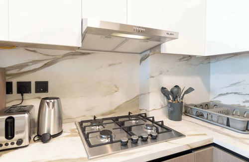 Jumeirah Village Triangle Apartment | Free housekeeping visits during your stay - StayShort - Comfortable 1BR Apartment in JVT with Gym & Pool Sleeps 2