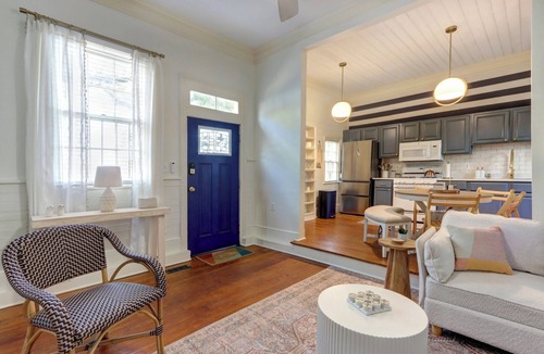Beach Institute House | FREE PARKING at this historical home in the heart of downtown & outdoor patio.