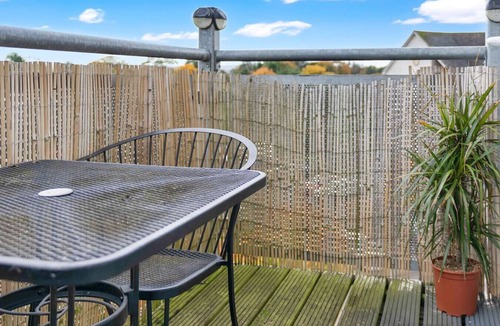 Livingston Apartment | Free Parking | Central | 2 Bedroom | 4 Guests