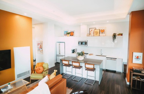 Downtown Halifax Bed & Breakfast | *Free Parking* Cozy 2br/2ba Penthouse DT Halifax!