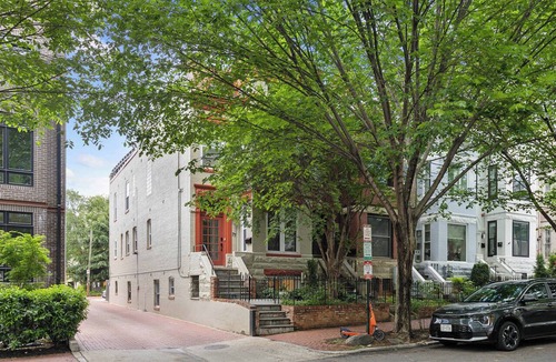 Bloomingdale Apartment | Free Parking! Large, 2BR/1.5BA with AC/TV/Internet