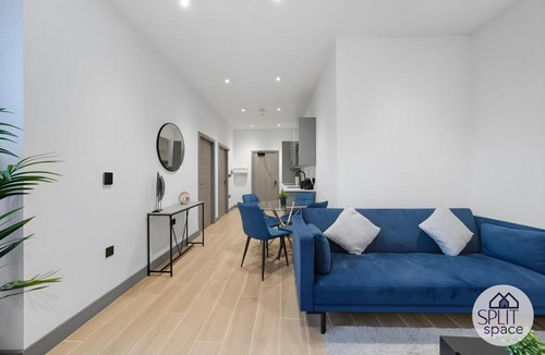 West Finchley Apartment | Free Parking - Next to Waitrose - Finchley 2Bed2BA