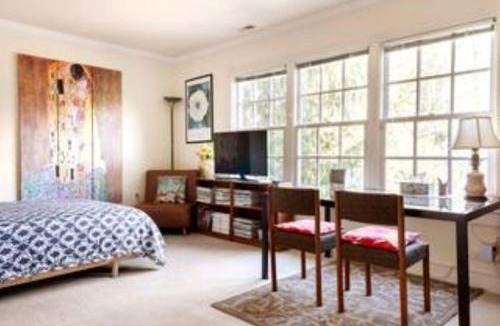 The Palisades House | Free Parking on a Private St., Minutes to Georgetown, MedStar Hospital, Georgetown University and more
