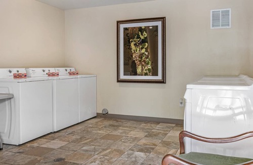 Highland Meadows Condo | Free Parking & Shuttle to Lionshead/Vail Village, Hot Tubs; Aspen #1305