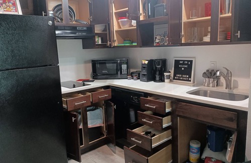 Florida Central Atlantic Coast Apartment | Free Shuttle 2 Queen Disney Area