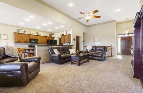 Branson West House | Free Silver Dollar Tickets-Fireplace-Billiards-Games-Close to Silver Dollar City!