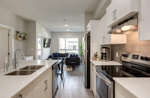 Shaganappi Apartment | Free Underground Parking, Pet Friendly Apartment