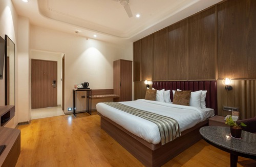 Mira Bhayandar Hotel | Freesia By Express Inn