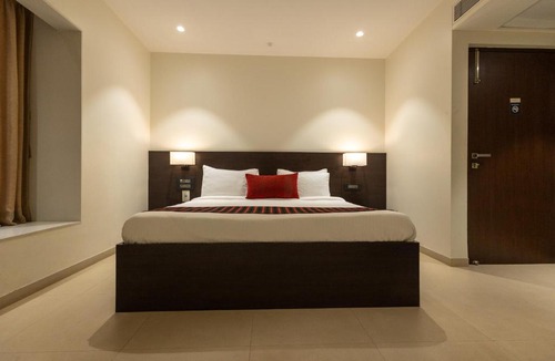 Nashik Hotel | Freesia Residency by Express Inn