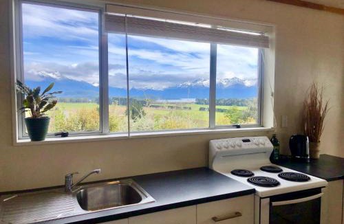 Manapouri House | Freestone House
