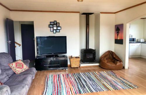 Manapouri House | Freestone House