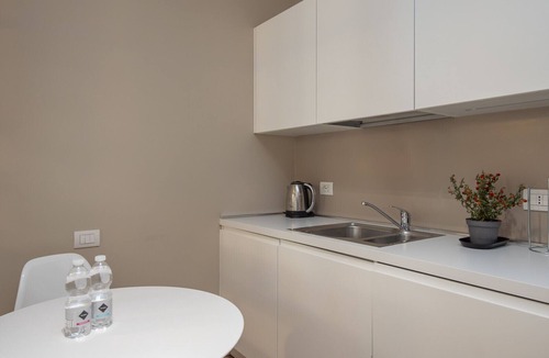 Guastalla Apartment | Freguglia G - Modern studio with balcony close to Duomo