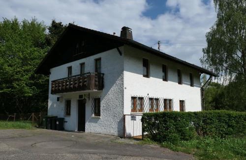 Bad Wildbad House | Freizeitheim Wilhelm-Kiefer-Haus mit großem Grundstück, Feuerstelle, Tennisplatz