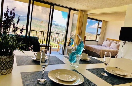 Waikiki Hotel | French Banyan