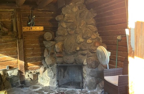 Isabella House | French-Canadian Cabin - Cozy Rustic Getaway
