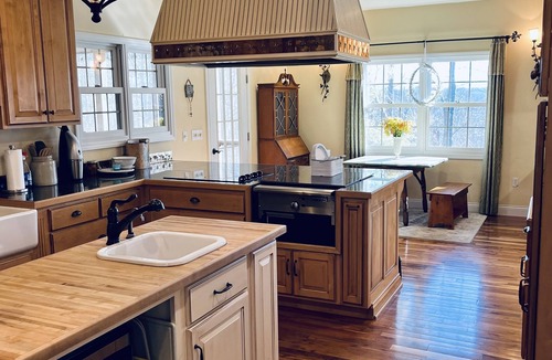 Bloomington House | French Country Main House Close to Brown County and IU Perfect for big families
