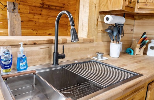 Clayton Cabin | French Creek Retreat. Dock, Deck & Game Bunkhouse. Sleeps 10