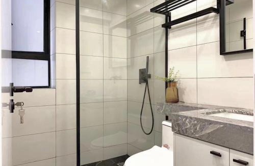Jing'an Apartment | French Window 3Bedroom 2Balcony near Heng Long Plaza People's Square West Nanjing Road
