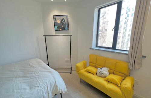 Jing'an Apartment | French Window 3Bedroom 2Balcony near Heng Long Plaza People's Square West Nanjing Road