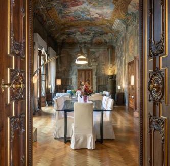 Sant' Ambrogio Apartment | Frescoed Renaissance Palazzo with 4 Ensuites near Duomo