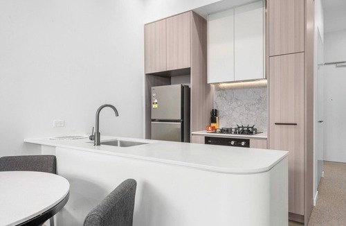 Dickson Apartment | Fresh 2BR Stay | Parking | 7min Walk to Tram
